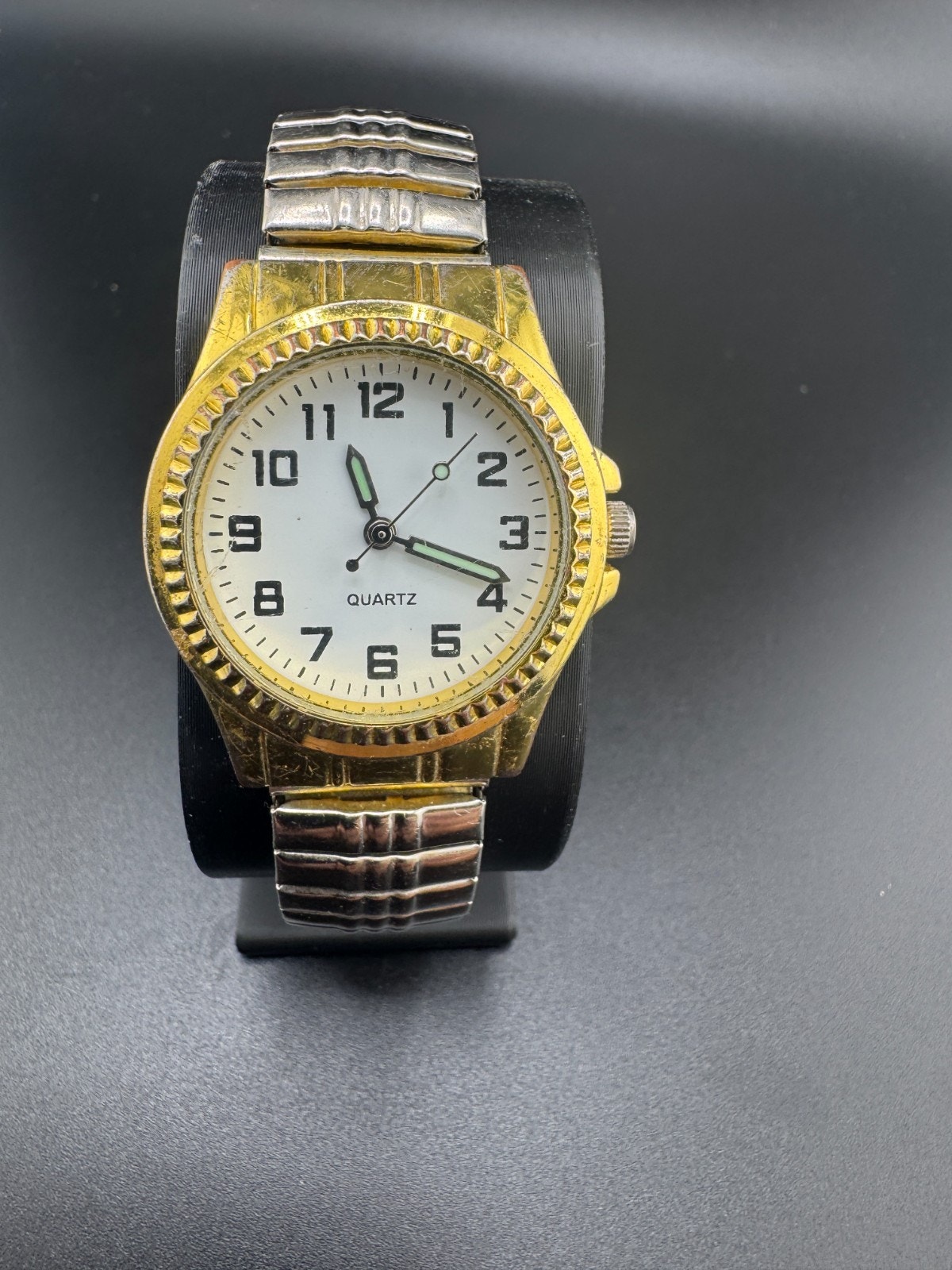 Two Tone Quartz Watch White Dial Coin Edge Bezel Gold Two Tone Quartz Watch White Dial Coin Edge Bezel Gold
